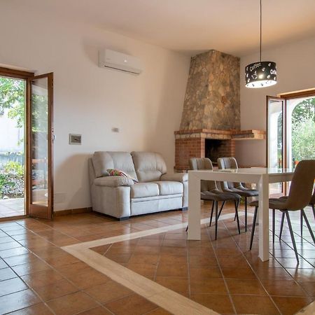 Villa Nicole ออสตูนี ภายนอก รูปภาพ